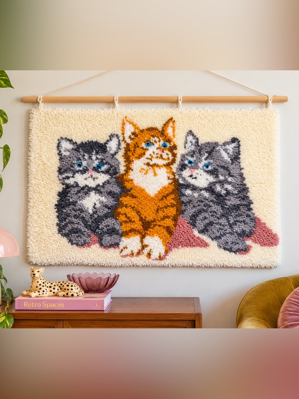 Vintage Style Handmade Cat Latch Hook Wall Hanging Rug 25x35 Kitsch Decor